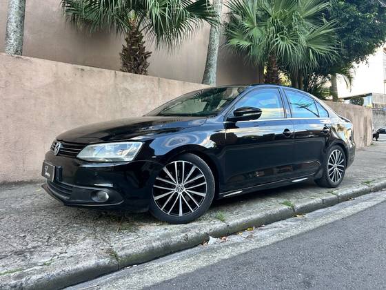 VOLKSWAGEN JETTA 2.0 TSI HIGHLINE 200CV GASOLINA 4P TIPTRONIC VOLKSWAGEN JETTA 2.0 TSI HIGHLINE 200CV GASOLINA 4P TIPTRONIC